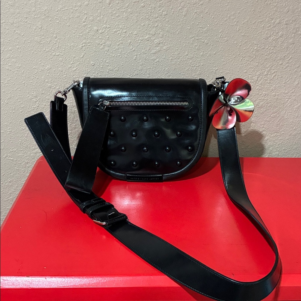 Marc By Marc Jacobs Black patent leather Crossbody Bag with Metallic Flower